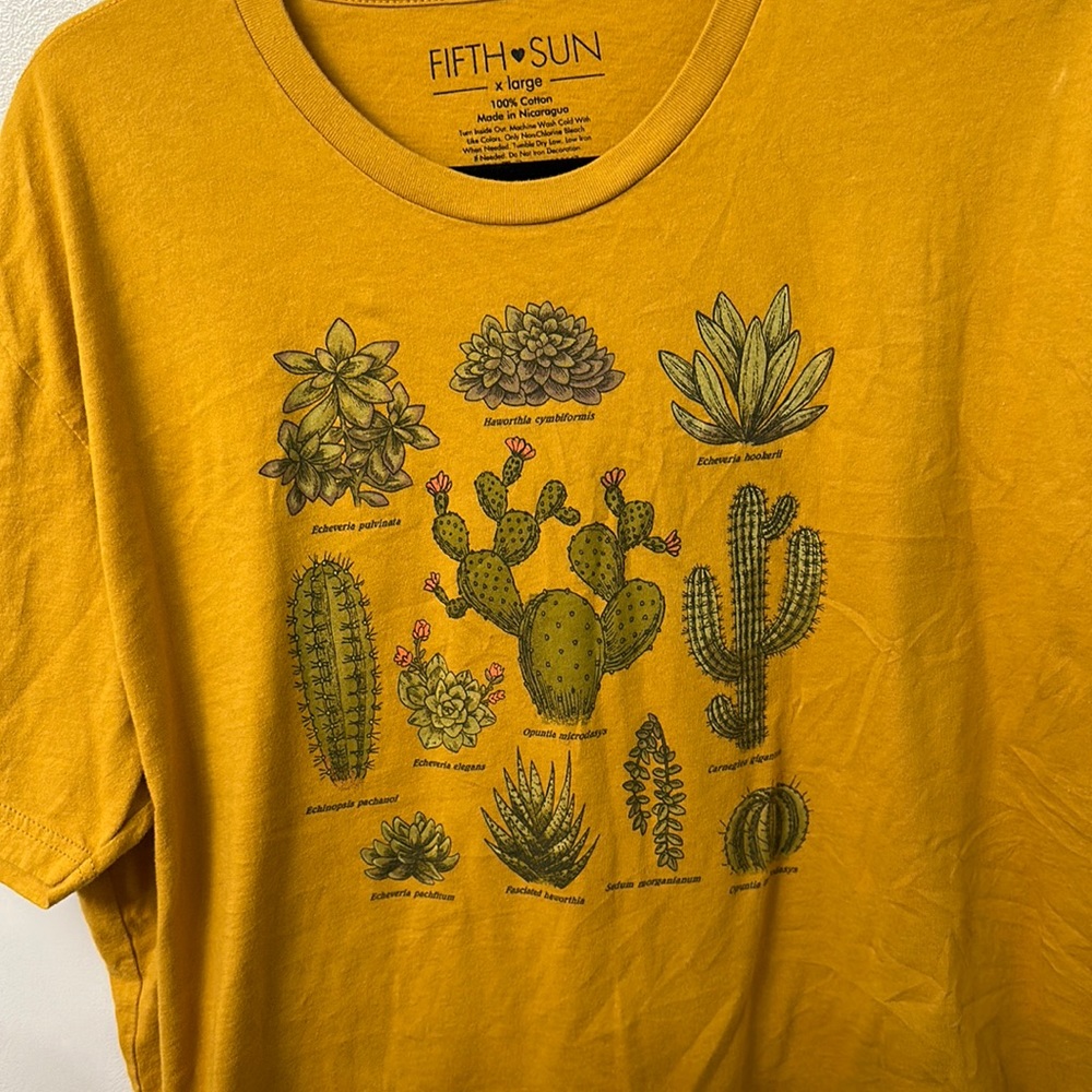 Graphic tee